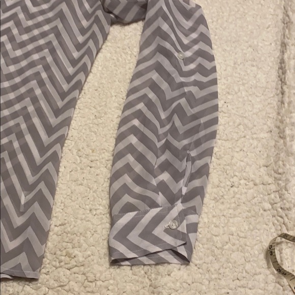 a.n.a Sheer Blouse size Large - Picture 4 of 9